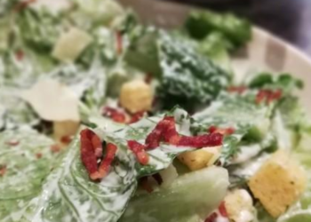 As American confidence in food safety plunges to record low, 2 outbreaks spotlighted