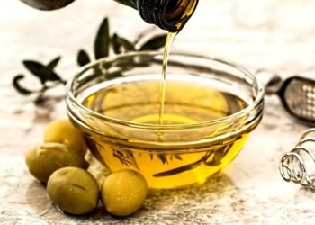 Consuming fat before carbohydrates reduces post-meal blood glucose