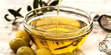 Consuming fat before carbohydrates reduces post-meal blood glucose