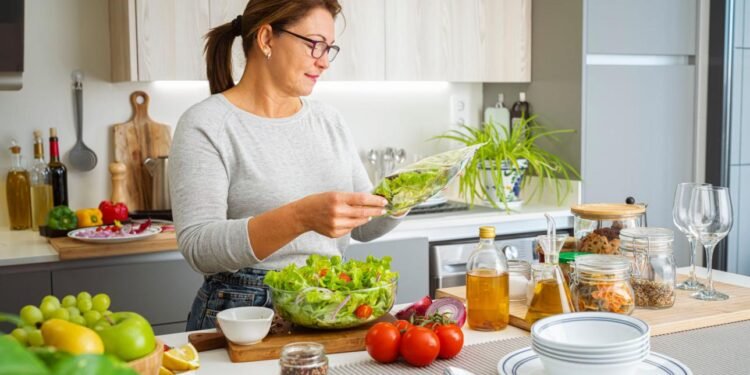 H-E-B Backyard BBQ Chop Salad Kits Recalled in Texas as Unlabeled Almonds and Soy Pose Serious Allergy Risk H-E-B Backyard BBQ Chop Salad Kits Recalled in Texas as Unlabeled Almonds and Soy Pose Serious Allergy Risk