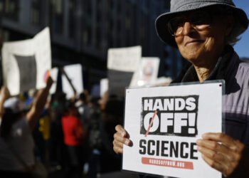 U.S. trust in science, vaccines higher than in other nations, survey shows U.S. trust in science, vaccines higher than in other nations, survey shows