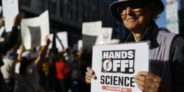 U.S. trust in science, vaccines higher than in other nations, survey shows