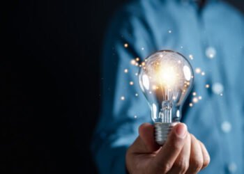 What Life Sciences Commercial Teams Can Learn from Digital Health